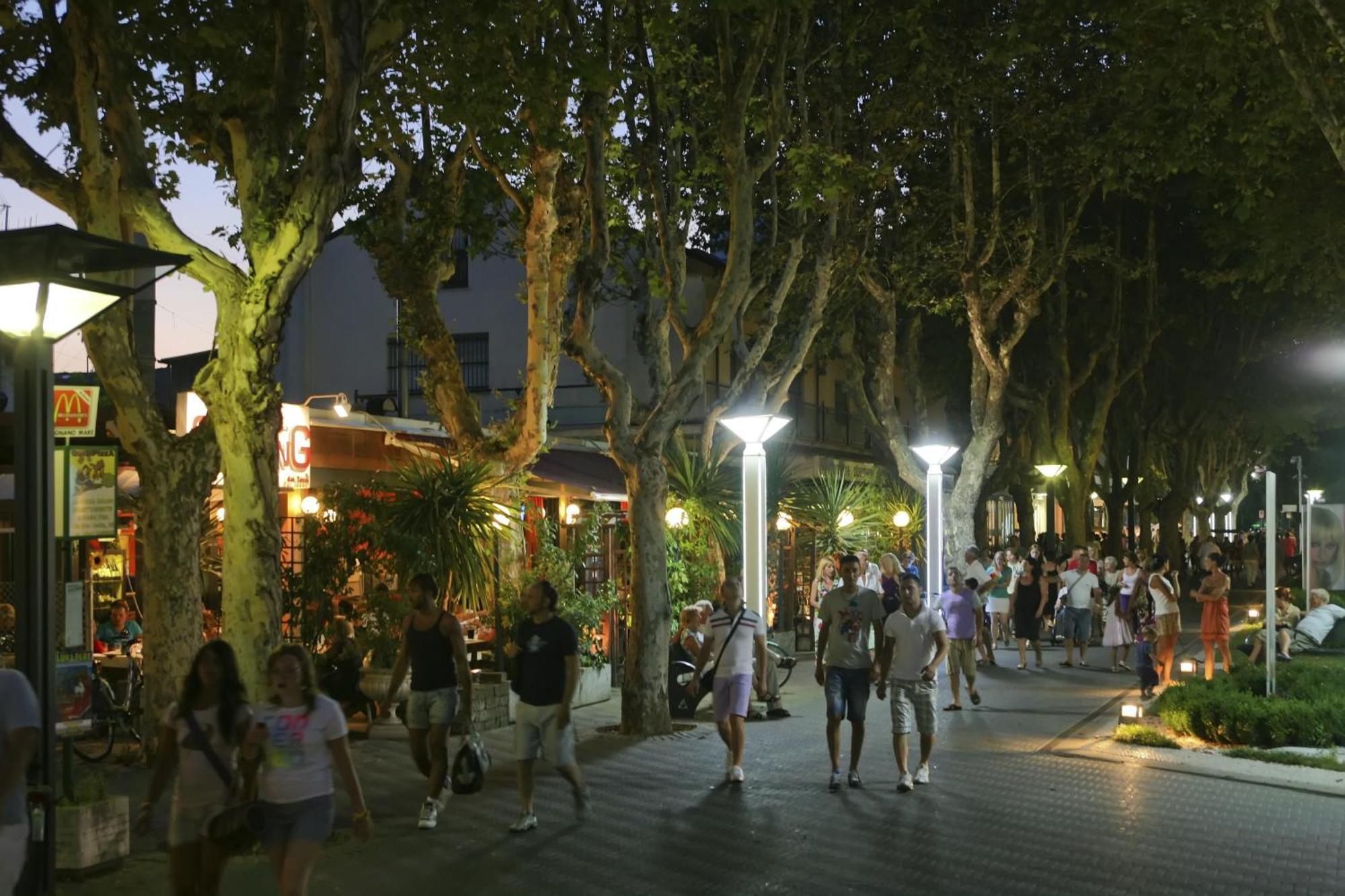 Villa Zavatta "B&B - Rooms & Apartments" 벨레지아아지마리나 외부 사진