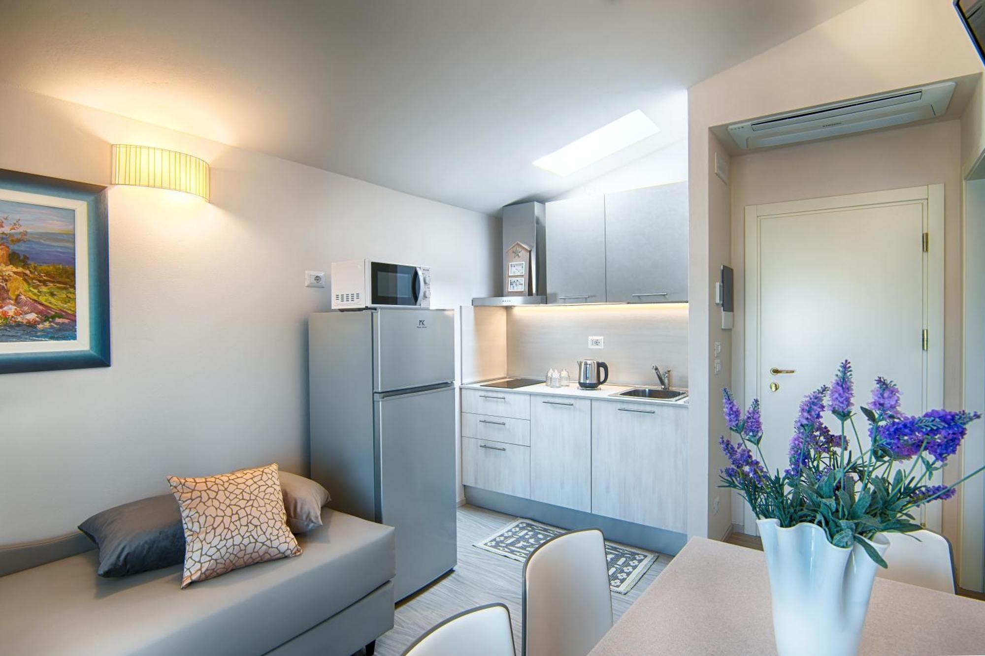 Villa Zavatta "B&B - Rooms & Apartments" 벨레지아아지마리나 외부 사진